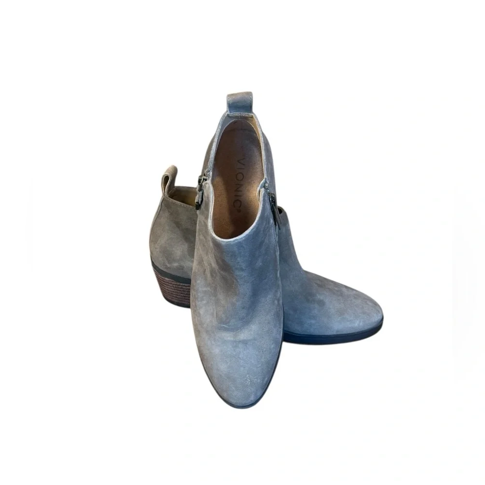 NWOB tags Vionic Cecile Suede Leather Waterproof Bootie Ankle Boots 6*note flaw